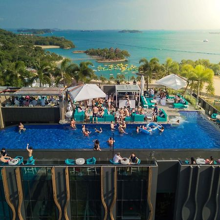The Outpost Hotel Sentosa By Far East Hospitality (Adults Only) Сингапур Екстериор снимка The rooftop pool at the U Sathorn