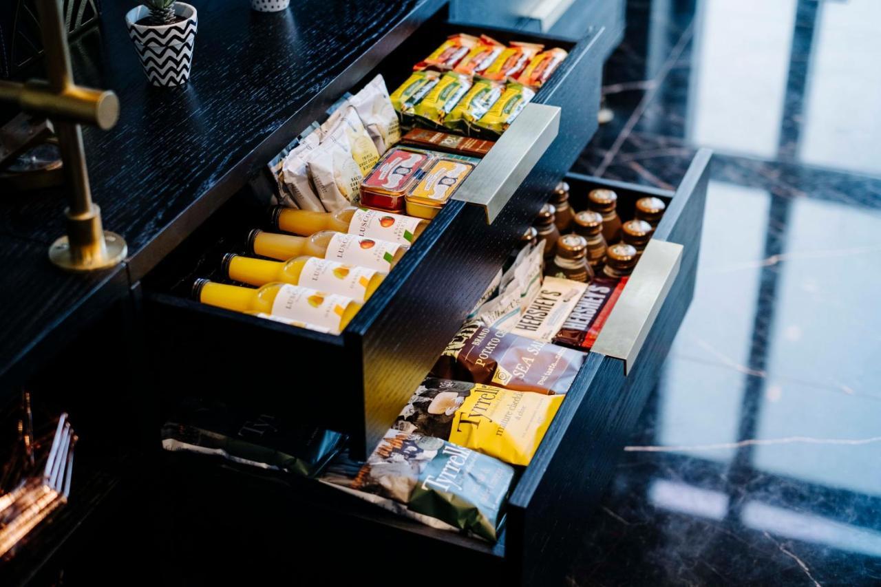 The Outpost Hotel Sentosa By Far East Hospitality (Adults Only) Сингапур Екстериор снимка A well-stocked pantry