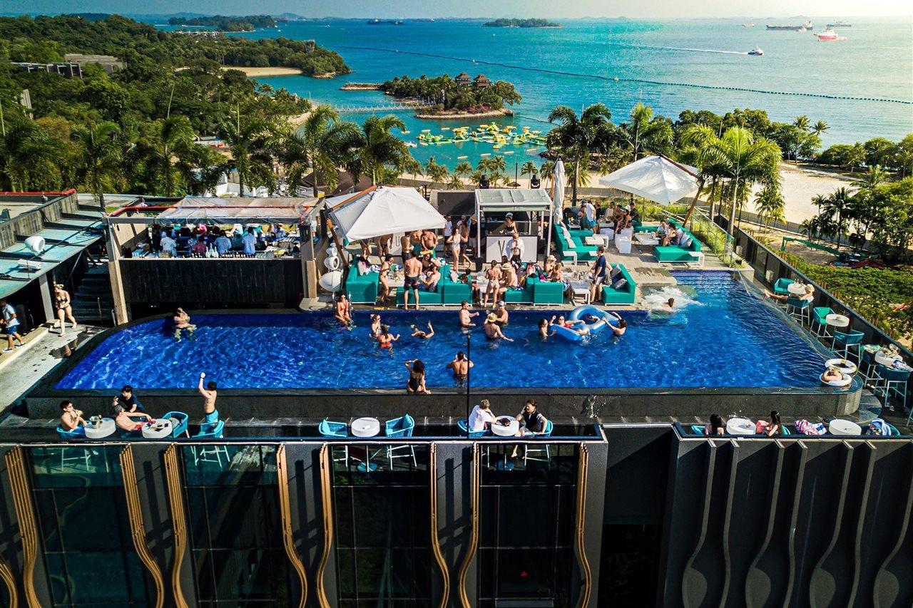 The Outpost Hotel Sentosa By Far East Hospitality (Adults Only) Сингапур Екстериор снимка The rooftop pool at the hotel
